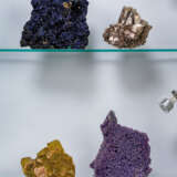 A MODERN COLLECTOR'S CABINET WITH TWENTY FOUR FINE MINERAL SPECIMENS - photo 5