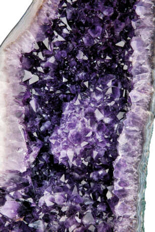 A PAIR OF LARGE SPLIT AMETHYSTS - photo 2