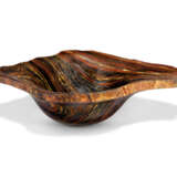 A LARGE BOWL OF BANDED IRON TIGER-EYE - Foto 1