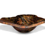 A LARGE BOWL OF BANDED IRON TIGER-EYE - Foto 2