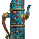 A LARGE TIBETAN-STYLE CLOISONNÉ ENAMEL EWER AND COVER, DUOMU... - photo 3