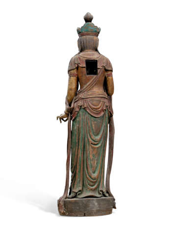 A PAINTED WOOD FIGURE OF A STANDING GUANYIN - photo 4