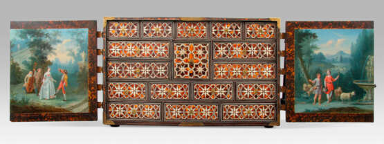 A SPANISH COLONIAL BRASS-MOUNTED AND EBONY, BONE AND TORTOISESHELL-INLAID CABINET-ON-STAND - фото 3