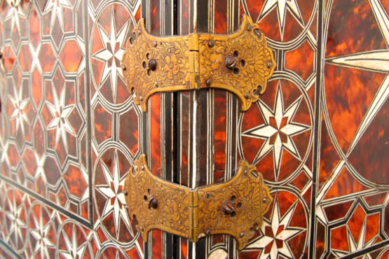A SPANISH COLONIAL BRASS-MOUNTED AND EBONY, BONE AND TORTOISESHELL-INLAID CABINET-ON-STAND - photo 16