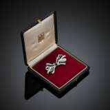 PETOCHI | Diamond and onice white gold bow brooch/pendant - Foto 2