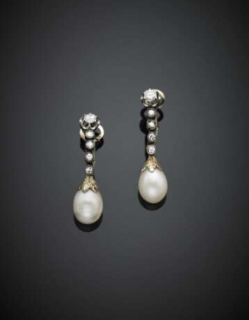 Natural saltwater pearl drop bi-coloured gold and diamond pendant earrings - фото 1