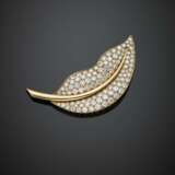 VAN CLEEF & ARPELS | Yellow gold diamond leaf brooch in all ct. 6 circa - photo 1