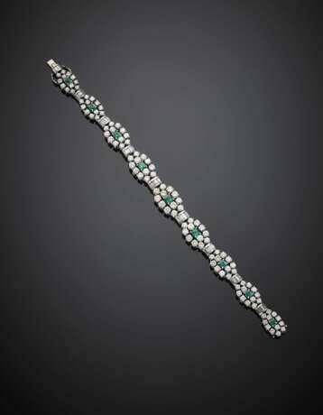 Round and baguette diamond in all ct. 10 circa with emerald white gold bracelet - фото 1