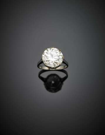 Round ct. 6.77 old cut diamond white gold solitaire ring - фото 1
