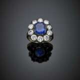Cushion shape ct. 5.10 circa sapphire and diamond silver and gold cluster ring - фото 1