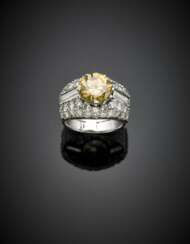 M.BUCCELLATI | Round fancy ct. 3.67 diamond and colourless diamond platinum and gold ring in all ct. 6.50 circa