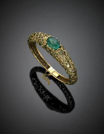 Carved emerald rose cut diamond and enamel openwork cuff bracelet - фото 1