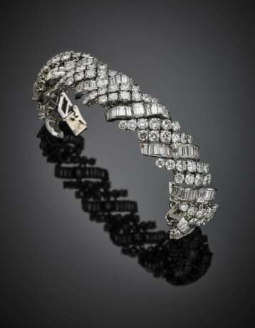 Round and step cut diamond modular bracelet in all ct. 50 circa - фото 1