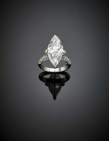 Marquise ct. 5.02 diamond white gold ring - photo 1