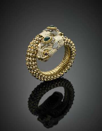DAVID WEBB | Yellow gold and enamel two dragons crossover bangle with two green cabochon gems and ruby eyes - photo 1