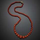 Red orange coral graduated bead necklace with yellow gold clasp - photo 1