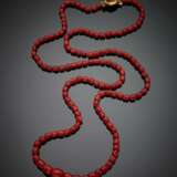 Red faceted coral graduated bead necklace with yellow gold clasp - Foto 1