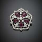 Round diamond and pear shape cabochon ruby white gold brooch - фото 1