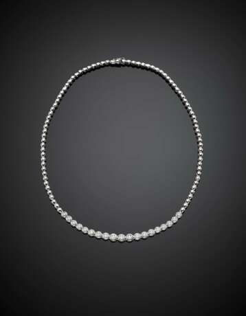 White gold necklace in the centre accented with diamonds in all ct. 2.5 circa - Foto 1