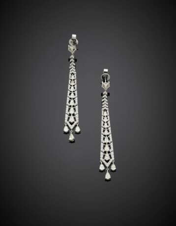 Pear shape and round diamond white gold supple pendant earrings - фото 1