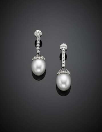 White gold diamond pendant earrings holding two South Sea ovoidal pearls of mm 14.00x12.90 circa - photo 1
