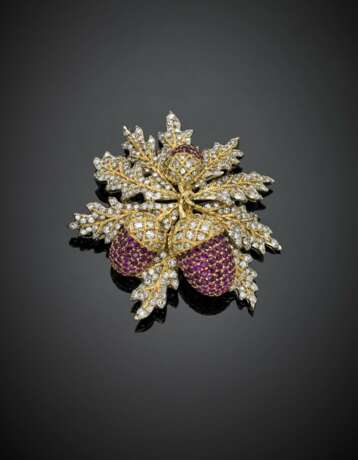 Bi-coloured gold diamond and ruby acorn brooch - photo 1
