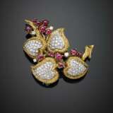 Bi-coloured gold diamond and cabochon ruby brooch - Foto 1