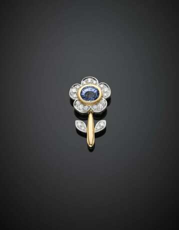 Oval ct. 3 circa sapphire and diamond bi-coloured gold flower brooch - photo 1