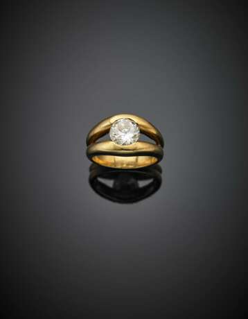 Round ct. 1.59 circa diamond yellow gold ring - фото 1