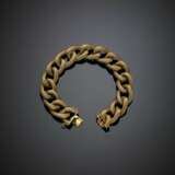 Textured yellow gold chain bracelet - фото 1
