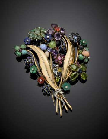 Great yellow gold gem and partly carved hardstone posy brooch - Foto 1
