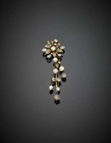 Rose cut diamond and button pearl yellow gold flower brooch - photo 1