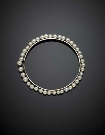 White gold bangle accented with cultured pearls from mm 3.90 to mm 5.50 circa - фото 1