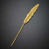 Gilt metal quill with nib - photo 1