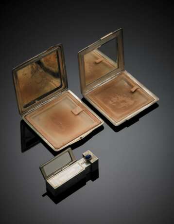 Lot comprising a 925/1000 silver powder compact with a gold and ruby frame - Foto 3