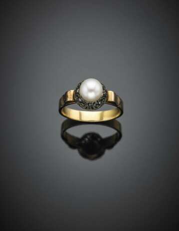 Mm 6.60 circa pearl and small rose cut diamond silver and gold ring - photo 1