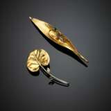 Lot of two bi-coloured gold gold floral brooches of cm 12 and cm 8 circa - Foto 1
