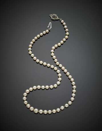 Cultured pearl graduated necklace - photo 1