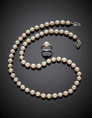 Lot comprising cm 63.80 circa pearl necklace white gold sapphire clasp - фото 1