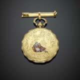 Yellow chiselled gold brooch and pendant pocket watch key-movement - Foto 2