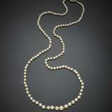 Cultured pearl graduated necklaces with yellow gold and pearl clasp - photo 1