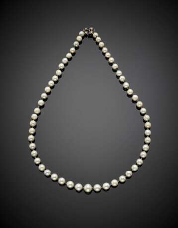 Cultured pearl graduated necklace with diamond and sapphire white gold clasp - Foto 1