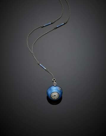 Gilt silver and blue guilloché enamel ball pendant watch of cm 3.60 circa with a cm 72 circa silver chain accented with guilloché enamel spacers - Foto 1