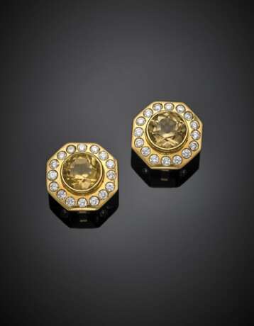 Round citrine quartz and colourless stone yellow gold octagonal earclips - photo 1