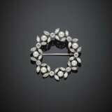 White gold diamond and pearl wreath brooch - Foto 1