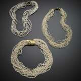 Lot of three multistrand freshwater necklaces with yellow gold clasps - photo 1