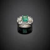 Step cut ct. 3.10 circa emerald and marquise diamond in all ct. 1.20 circa white gold ring - Foto 1