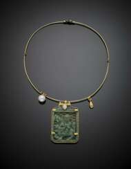 Yellow gold wire necklace with a carved jadeite pendant of cm 5.80 circa also accented with opal and cultured pearl
