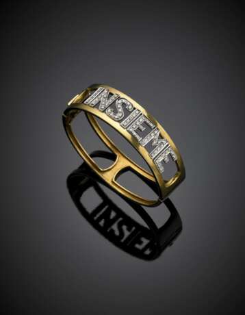 Yellow gold cuff bracelet with the inscription "insieme" in white gold and diamonds - фото 1