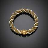 Yellow gold rope and cultured pearl torchon bracelet - фото 1